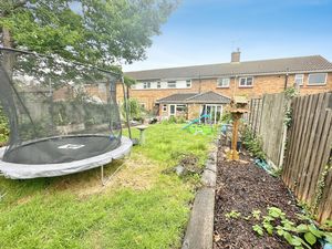 Cartlodge Avenue- click for photo gallery